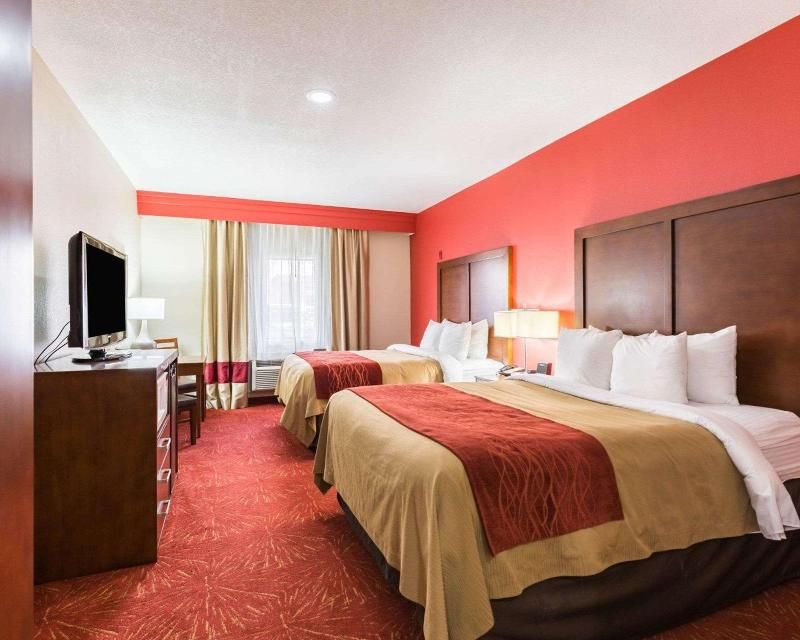Econo Lodge Inn & Suites East Houston I-10 3