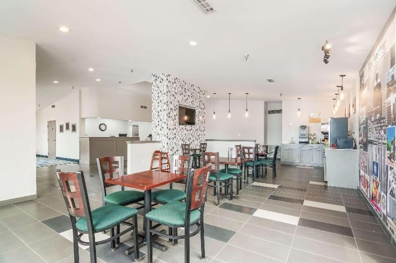 Quality Inn Rochester 3