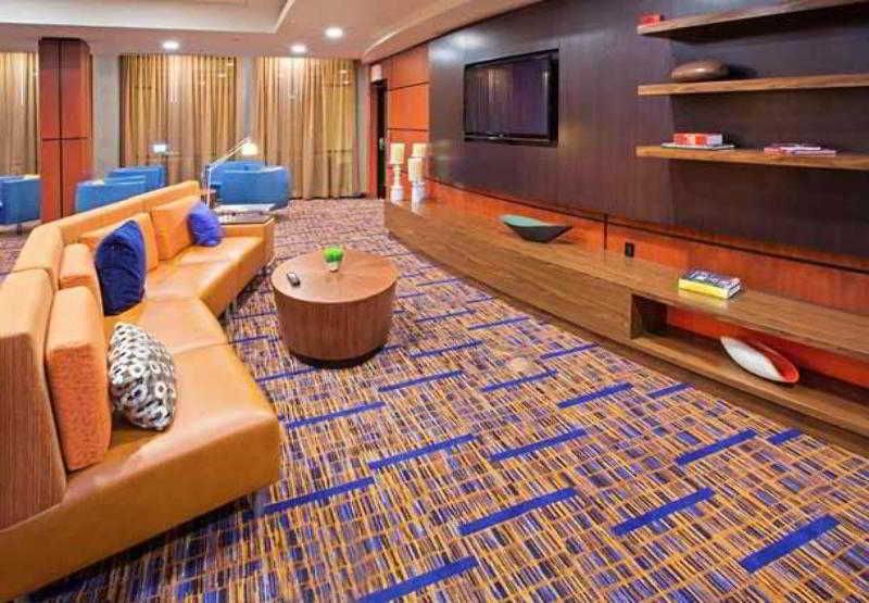Courtyard by Marriott Louisville Northeast 2