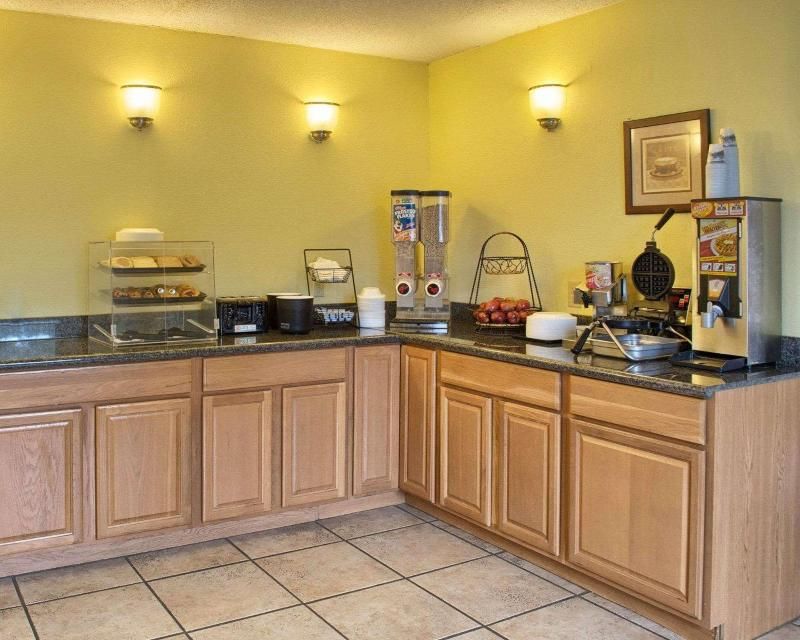 Rodeway Inn Petersburg 3