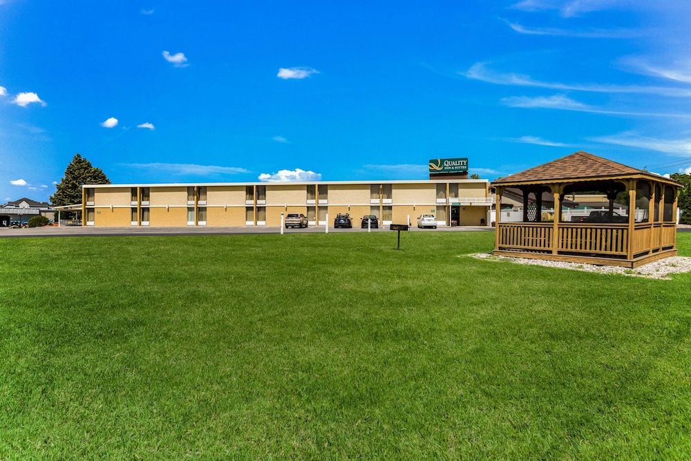 Quality Inn & Suites 2 étoiles à Plattsburgh