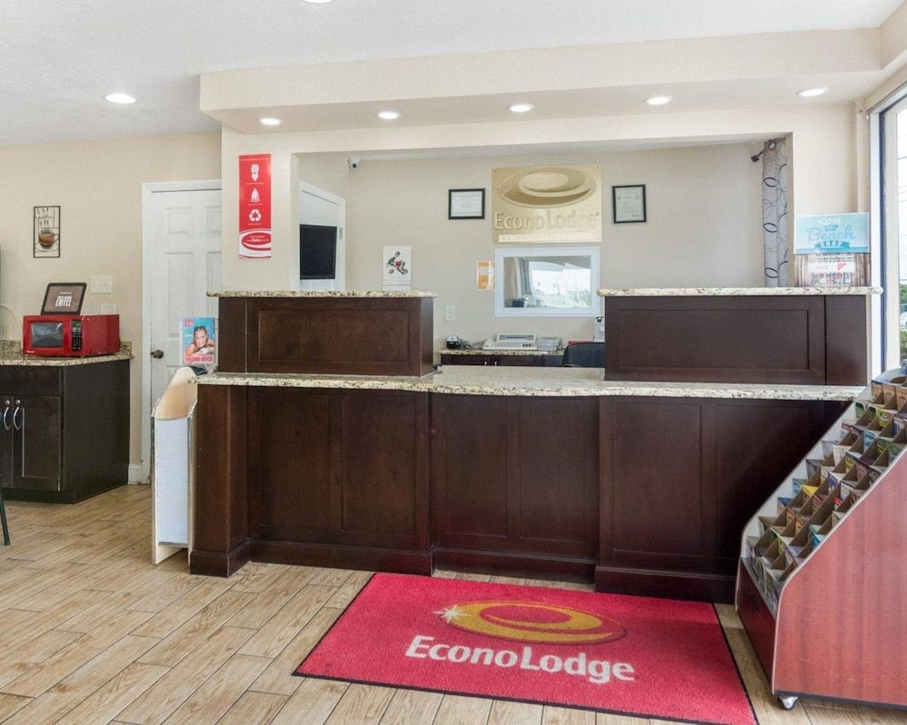 Econo Lodge Town Center 2