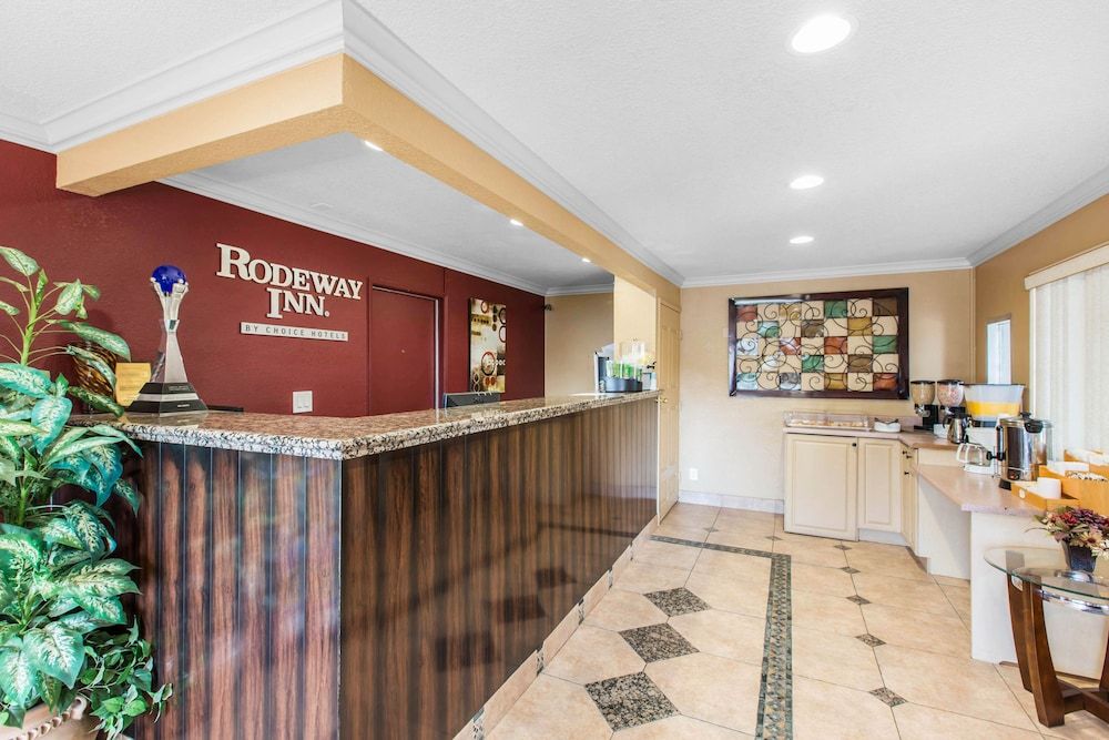 Rodeway Inn Escondido Downtown 2