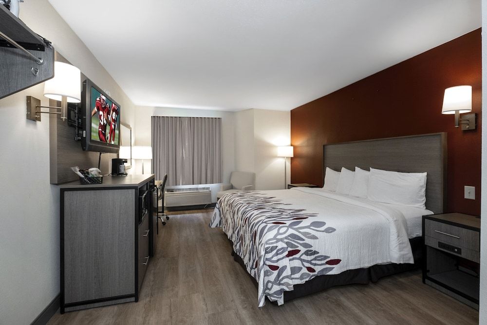 Red Roof Inn Clifton Park 1