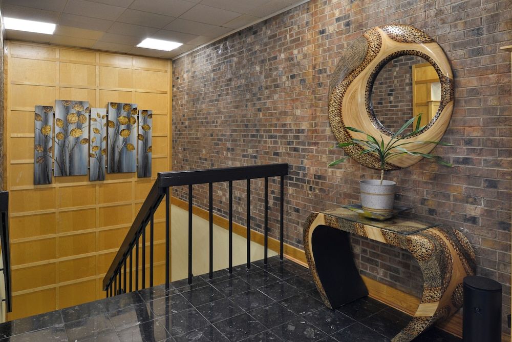 Hawthorne Inn and Conference Center 3