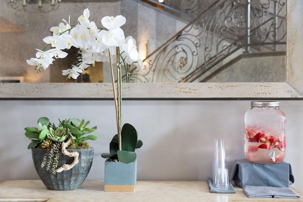 The Chateau At Lake La Quinta 2