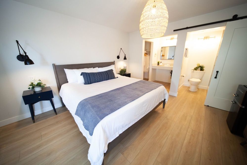 The Surfbreak Hotel 3