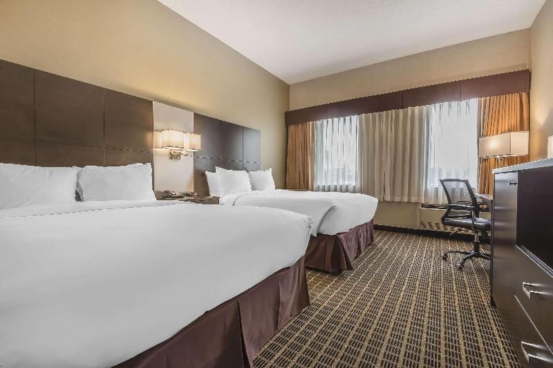 Quality Inn & Suites Downtown 2 étoiles à Windsor