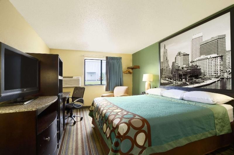 Super 8 by Wyndham Huntsville Alabama 3