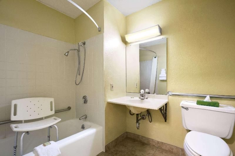 Super 8 by Wyndham Huntsville Alabama 2 étoiles à Huntsville