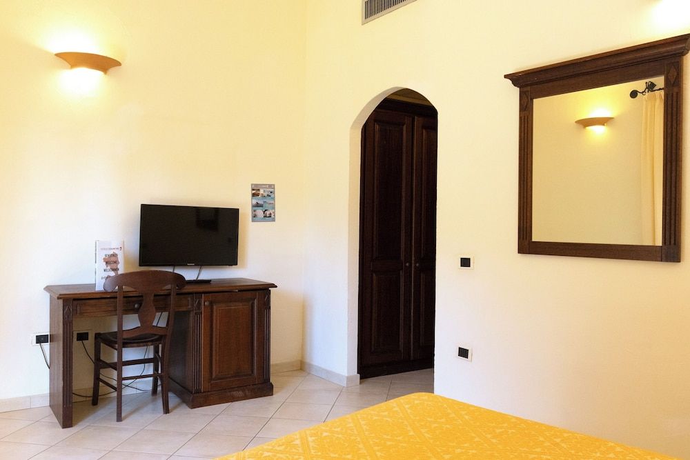 Hotel Medar with pool in Arborea 2