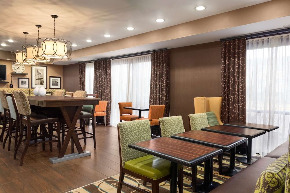 Hampton Inn Wichita-East 2