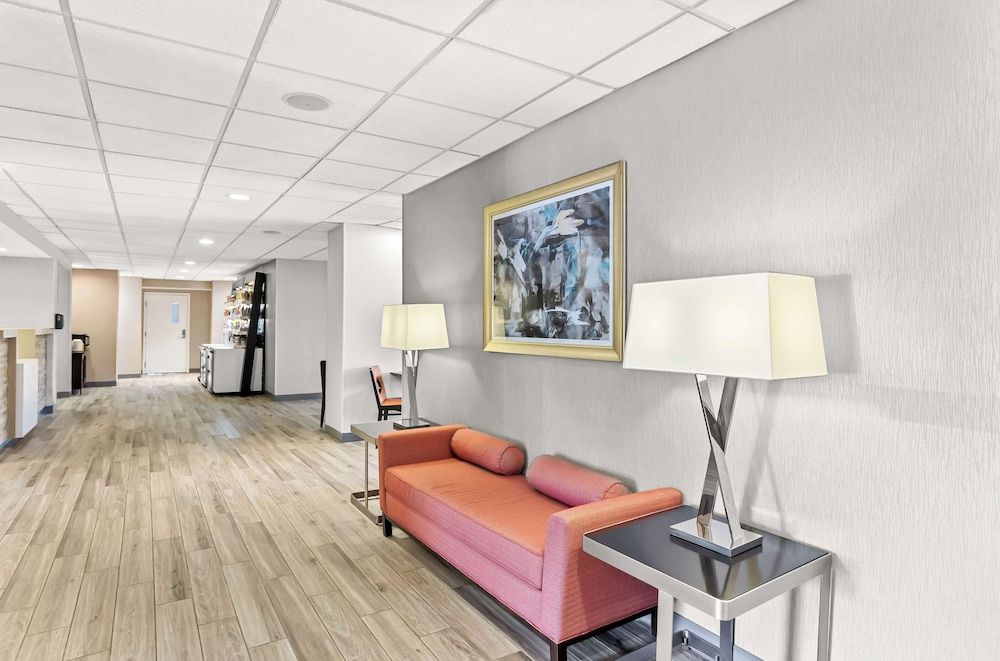 Hampton Inn Chicago/Naperville 2