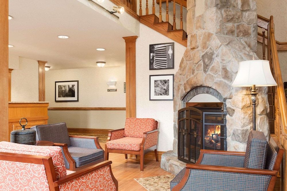 Country Inn & Suites by Radisson, Lincoln North Hotel and Conference Center, NE 2