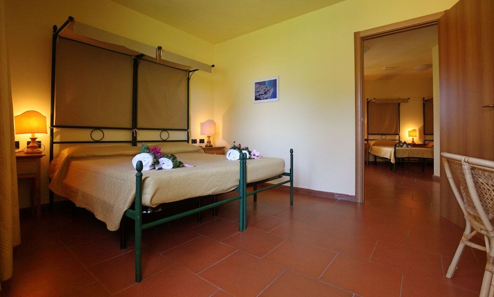 Marina del Marchese Beach Resort 3