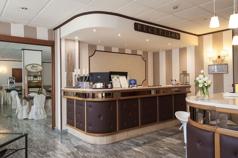 Hotel Monti 3