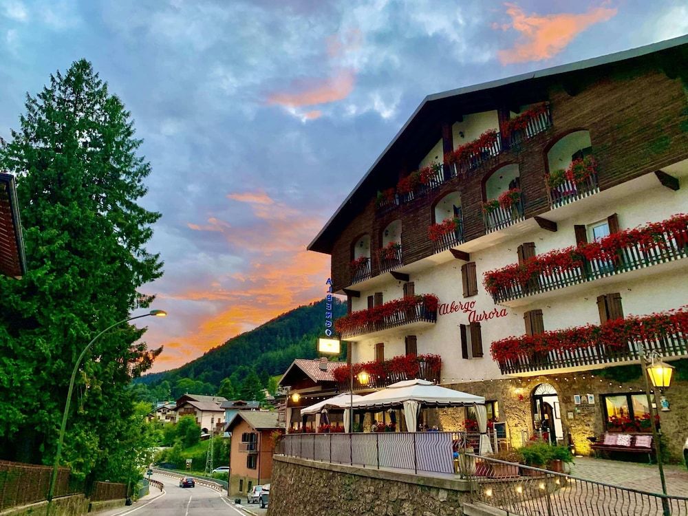 Aurora 3 estrelas em Castione della Presolana