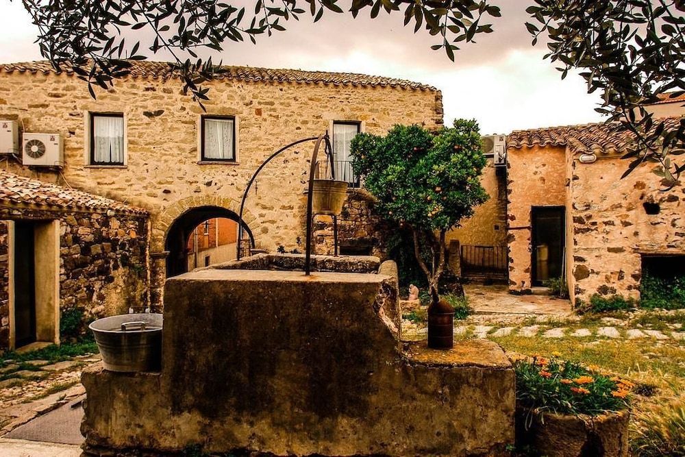 Albergo Diffuso Omu Axiu 1