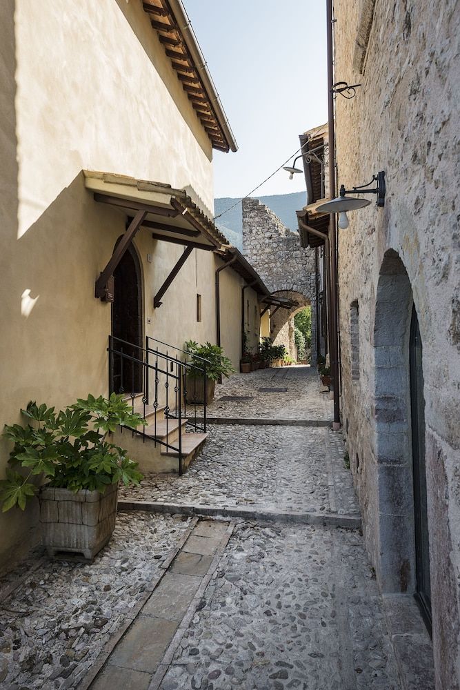 Relais Borgo Campello 2