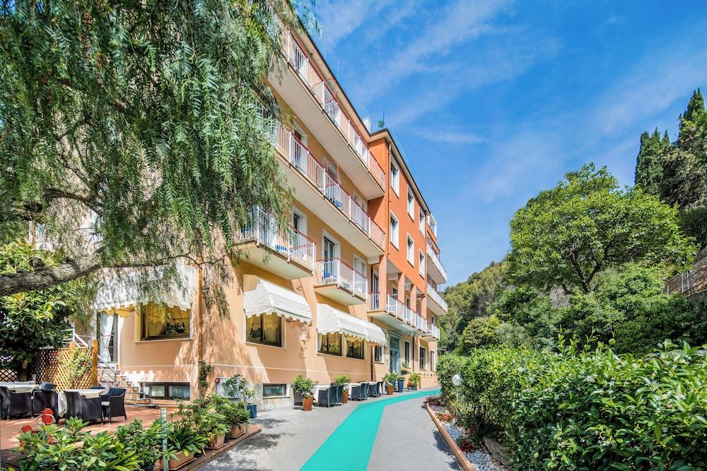 Hotel Mediterraneo 3 estrelas em Laigueglia