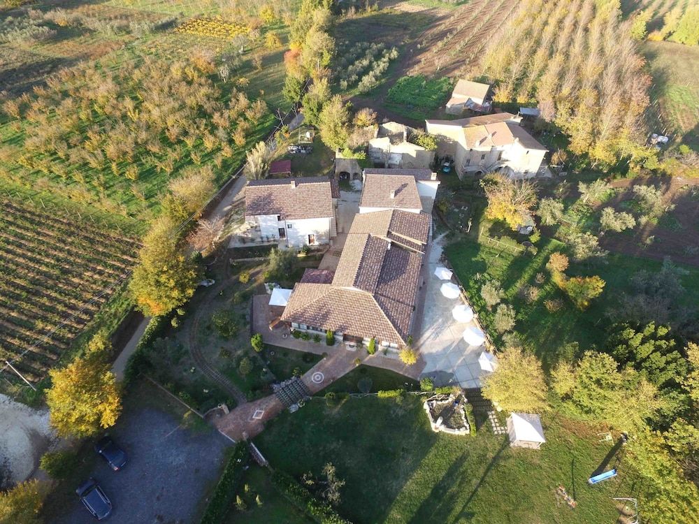 Borgo Patierno Agristor Country House 1