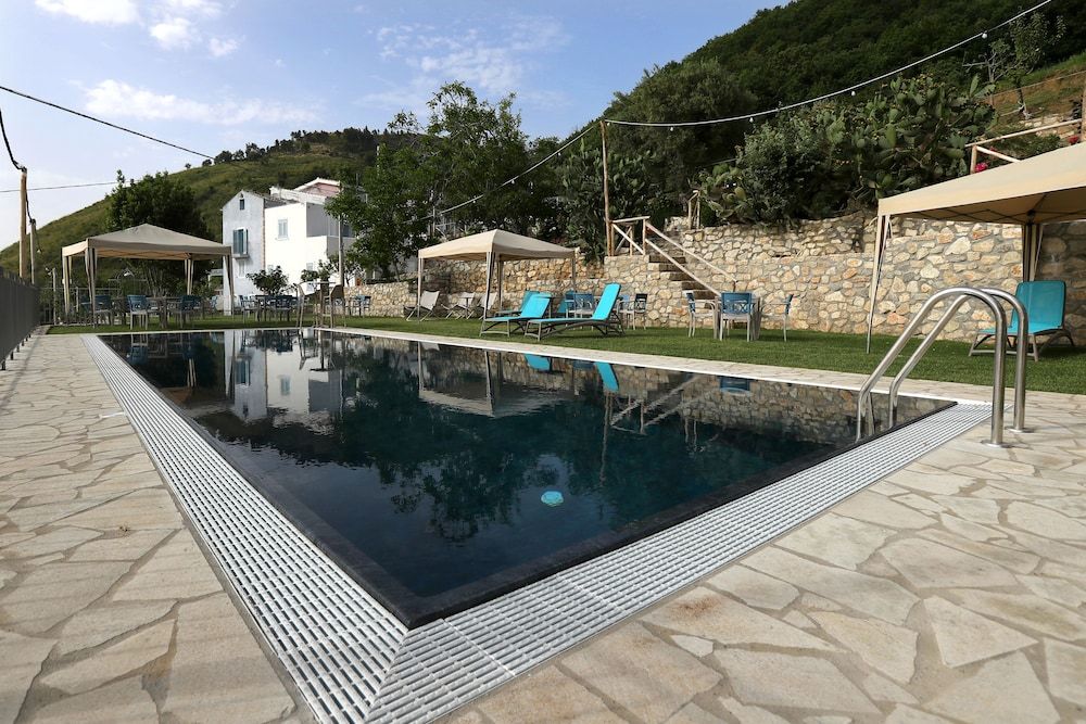 Borgo Rosso di Sera Resort Country Chic 1