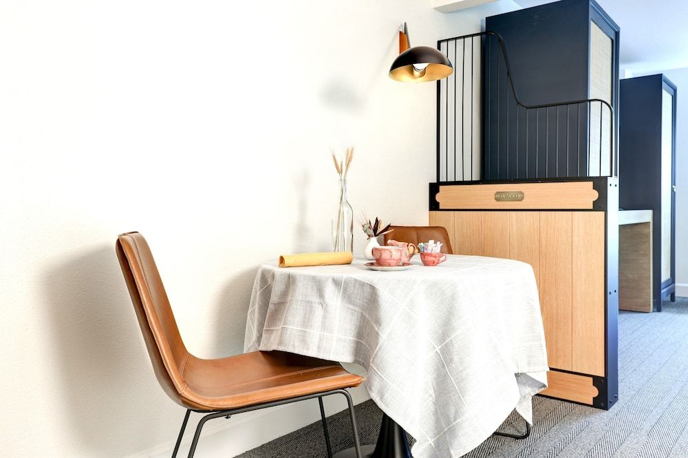 Elwood Hotel & Suites 3