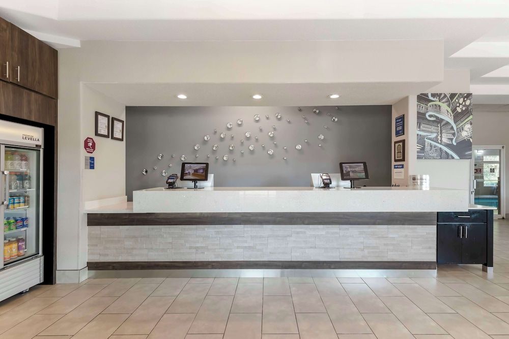 Best Western Plus Des Moines West Inn & Suites 3