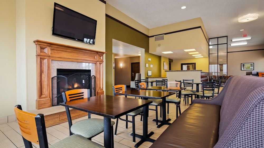 Best Western Ambassador Inn & Suites 3