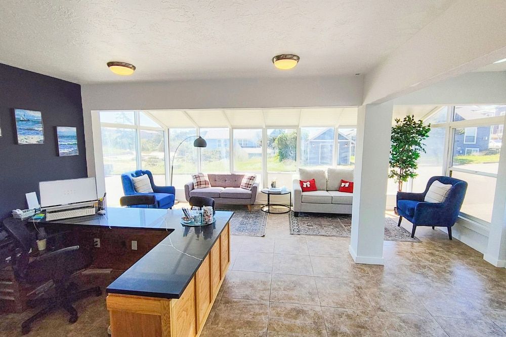 OYO Waves Hotel Newport OR - NYE Beach 3