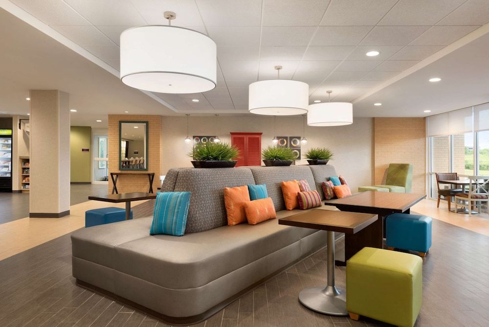 Home2 Suites by Hilton Milwaukee Brookfield 3