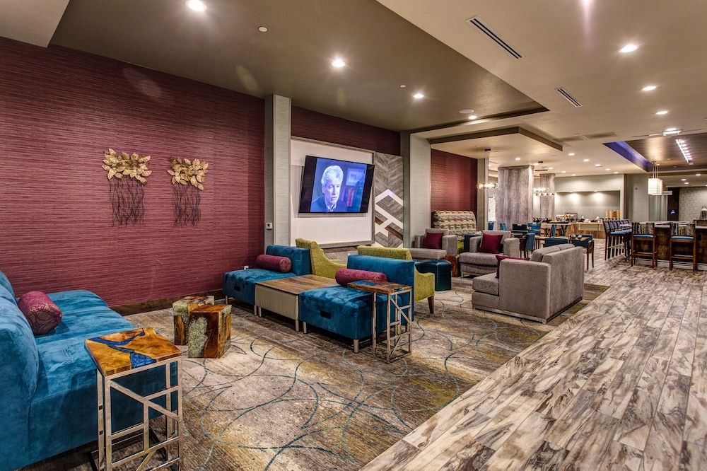 Hilton Garden Inn Topeka 2