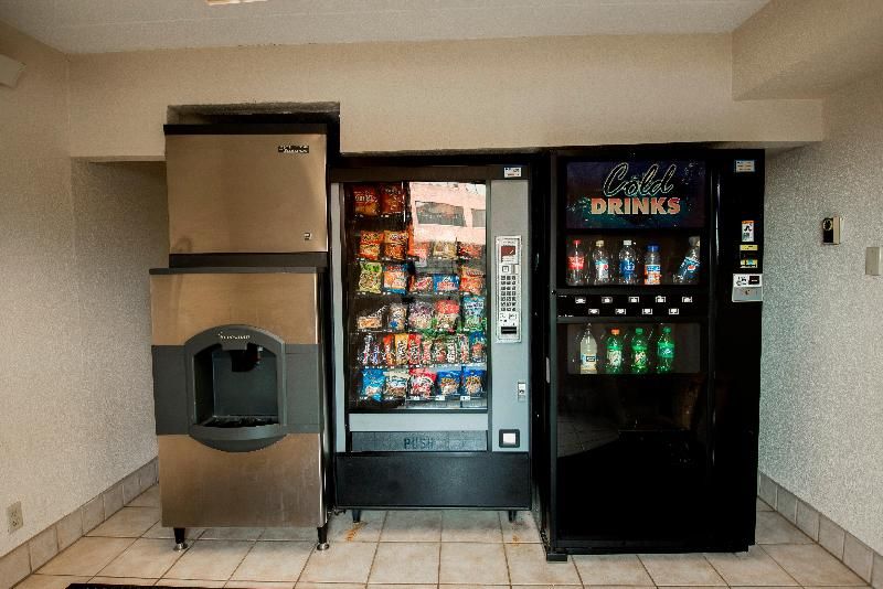 Red Roof PLUS+ Chicago - Naperville 3