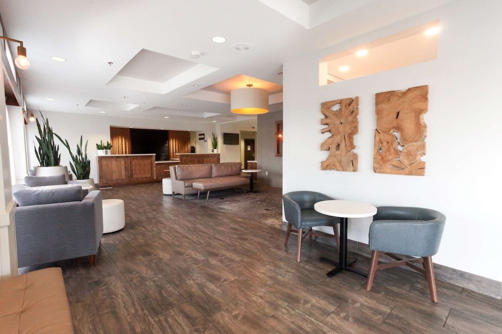 Best Western Plus CottonTree Inn 2