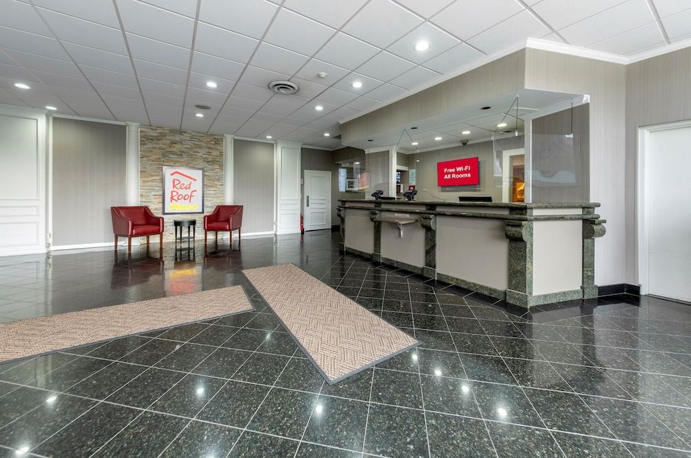 Red Roof Inn PLUS+ Newark Liberty Airport - Carteret 2