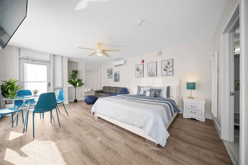 Samantha Apartments by Lowkl 2