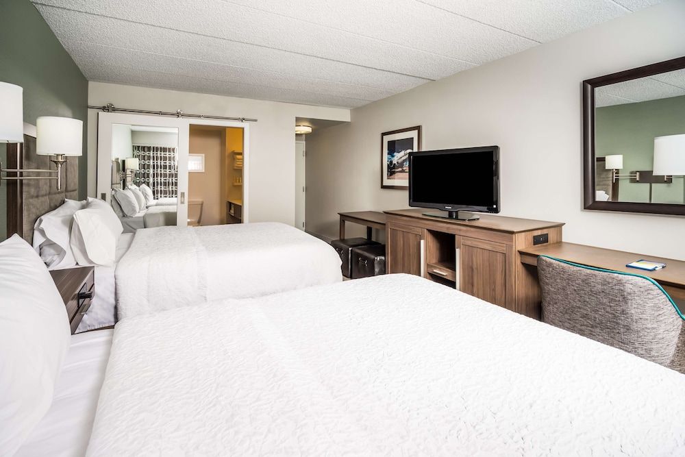 Hampton Inn Dover 3