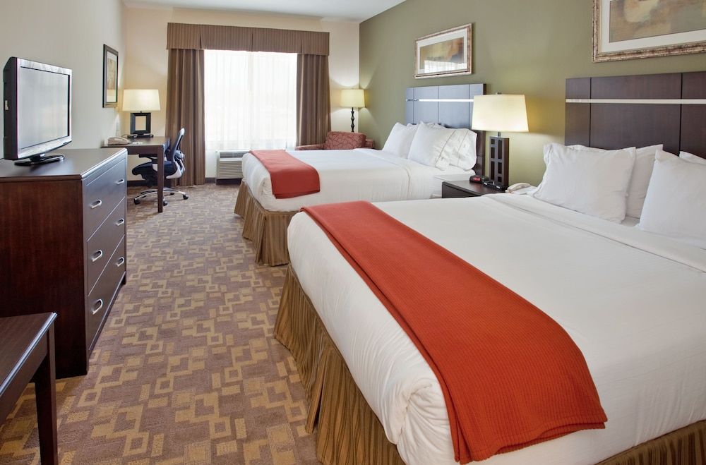 Holiday Inn Express Hotel & Suites TOPEKA NORTH by IHG 3
