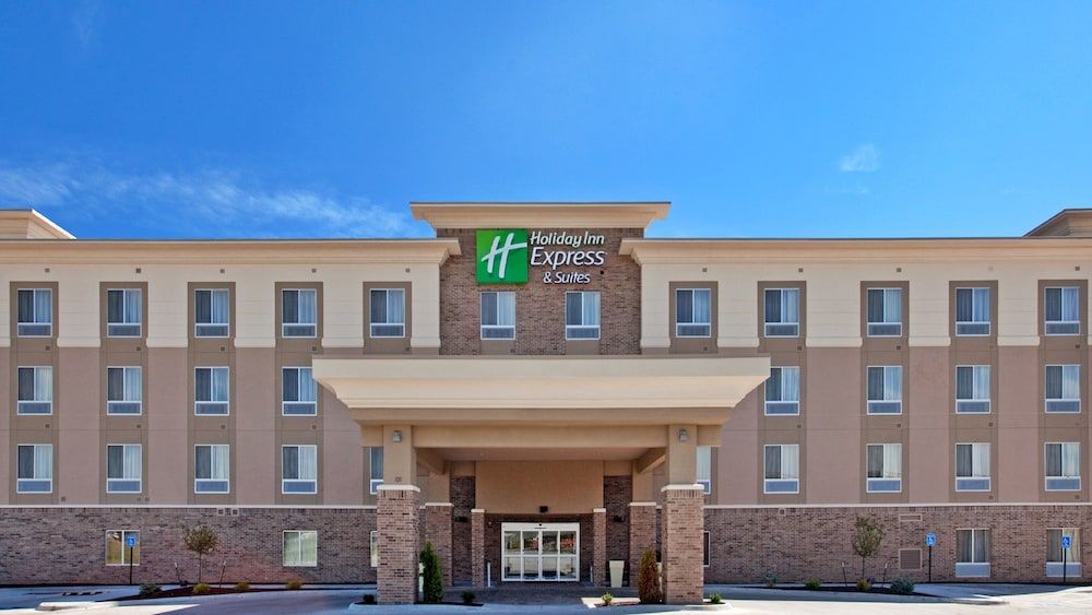 Holiday Inn Express Hotel & Suites TOPEKA NORTH by IHG 1