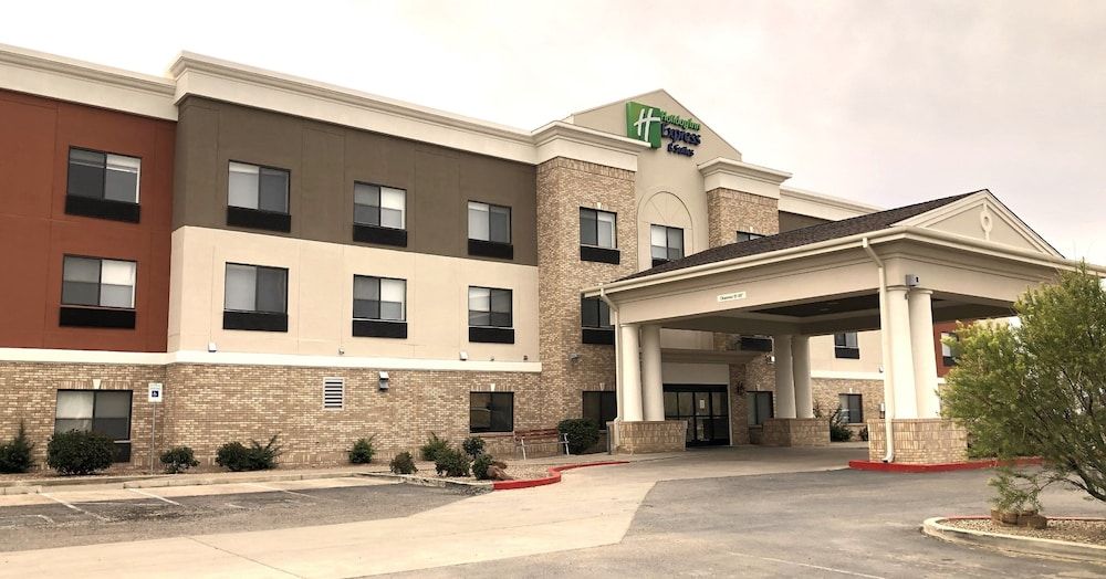 Holiday Inn Express and Suites Las Vegas 1