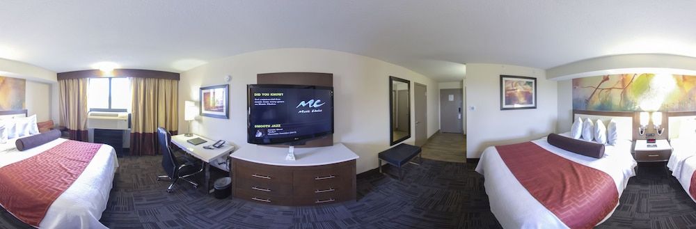 Holiday Inn Milwaukee Brookfield by IHG 3