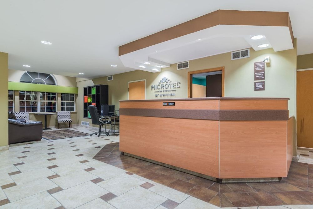 Microtel Inn & Suites by Wyndham West Chester 2