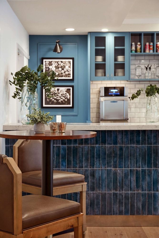 The Lodge at Healdsburg, Tapestry Collection by Hilton 2