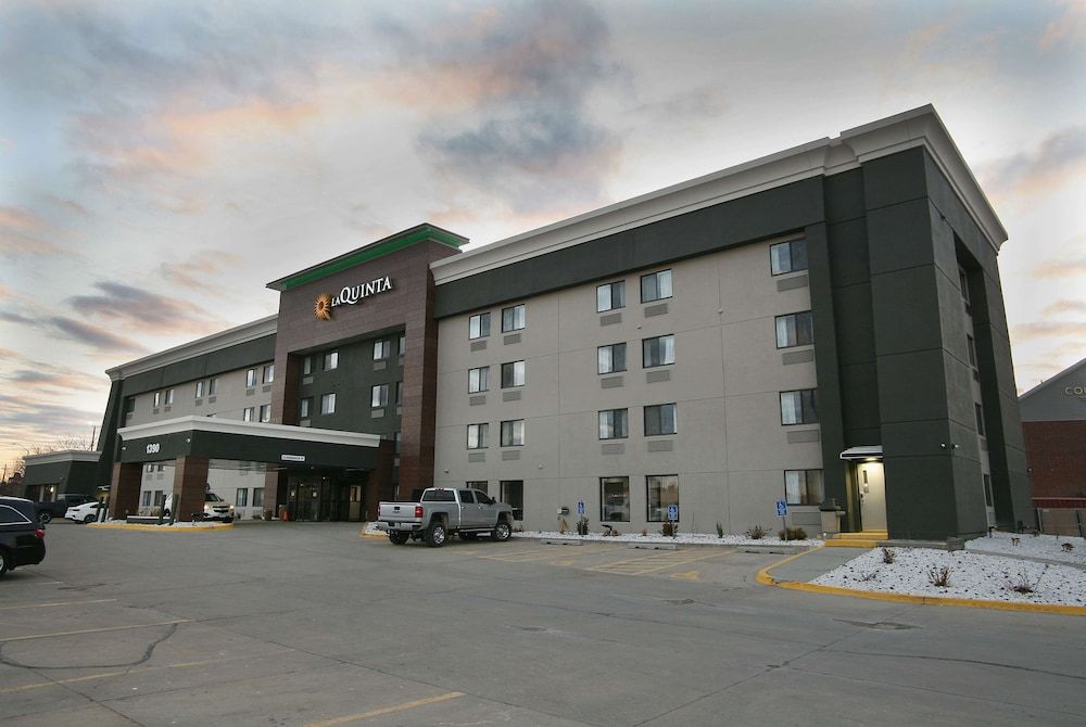 La Quinta Inn & Suites by Wyndham Des Moines West Clive 3 estrelas em Clive