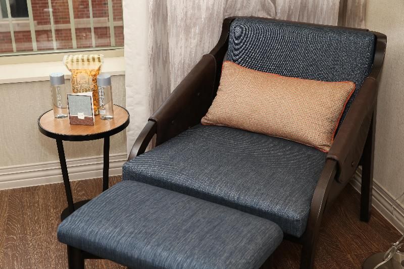 Hotel Indigo Naperville Riverwalk 3