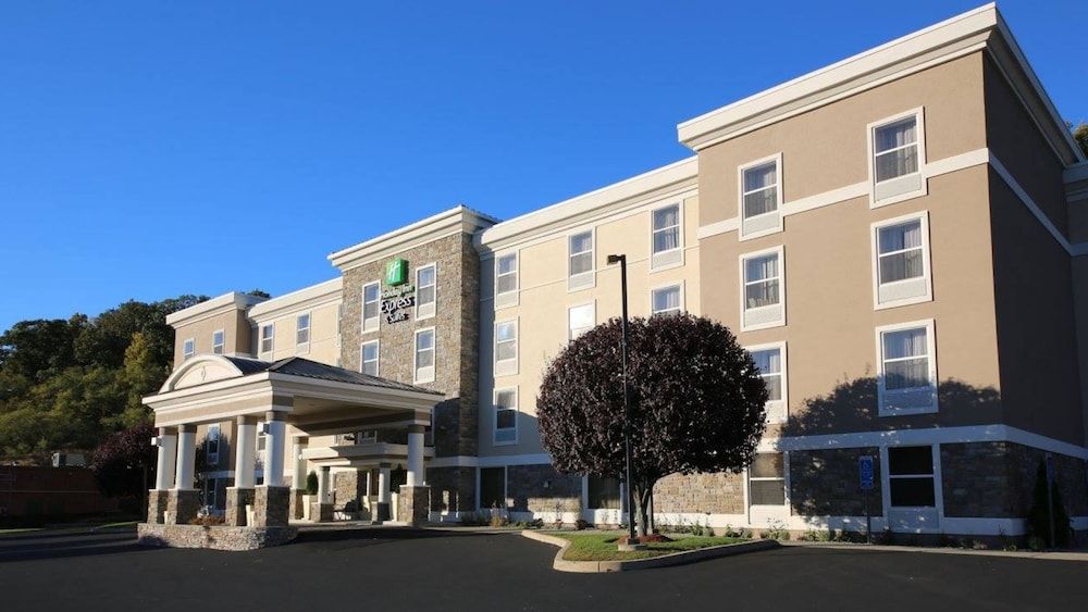 Holiday Inn Express Hotel & Suites Danbury - I-84 by IHG