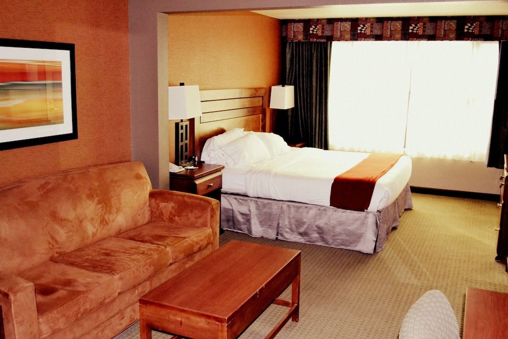 Holiday Inn Express Hotel & Suites Bozeman West by IHG 3