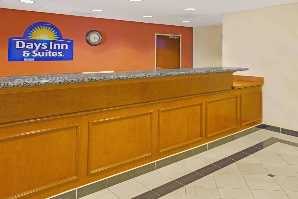 Days Inn & Suites by Wyndham Laurel Near Fort Meade 2