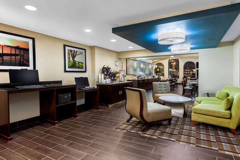 La Quinta Inn by Wyndham Sandusky near Cedar Point 3