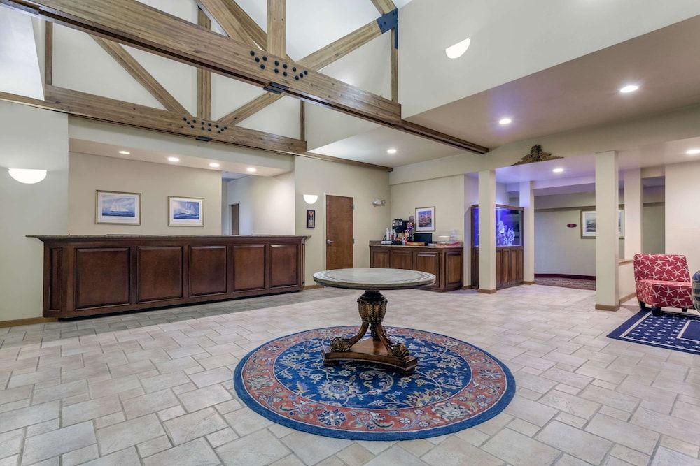 Howard Johnson by Wyndham Mystic 2